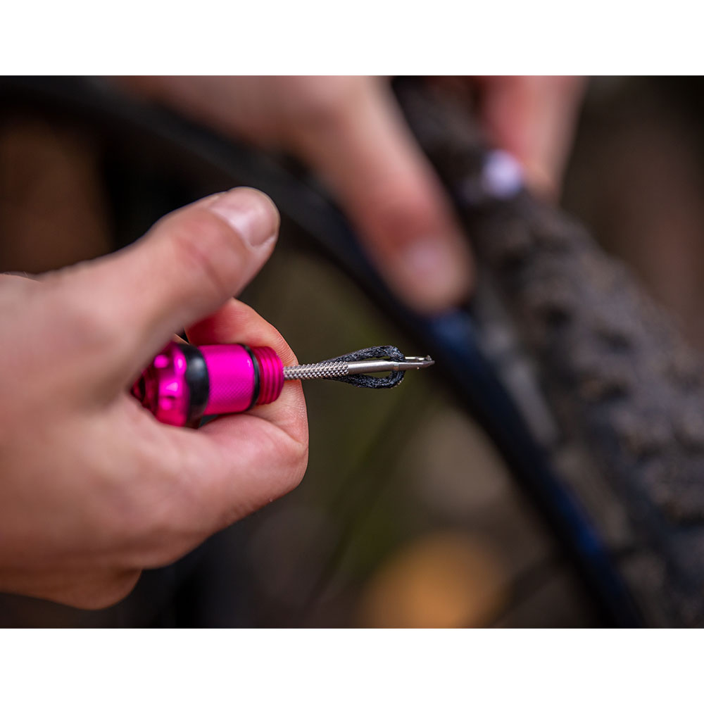 STEALTH TUBELESS PUNCTURE PLUG